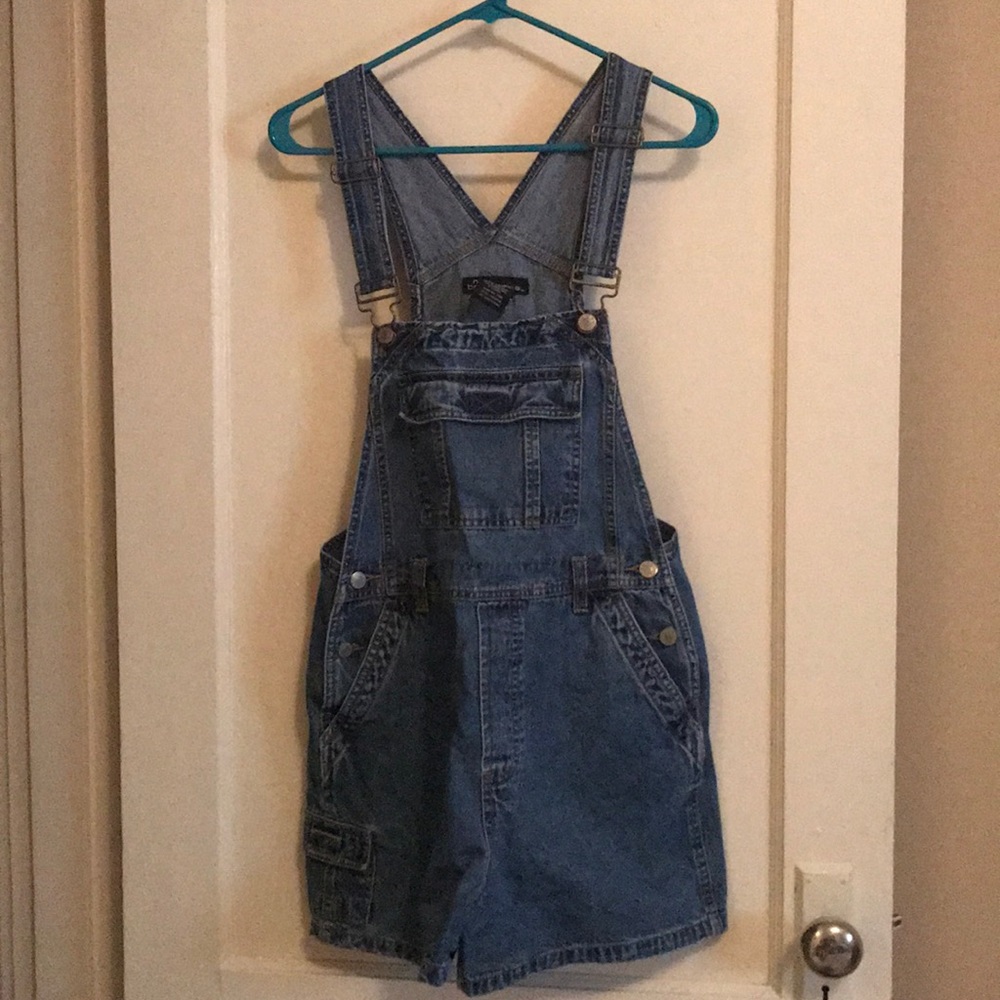 Overall shorts